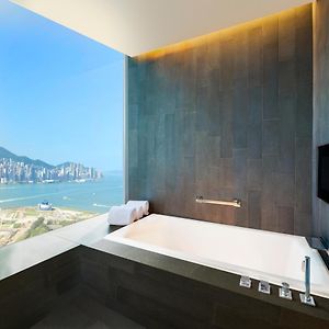 Cool Corner King Room Partial Harbour View